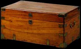 Coffre en camphrier
